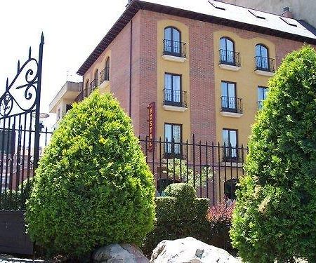 Hostal Quevedo Leon Luaran gambar